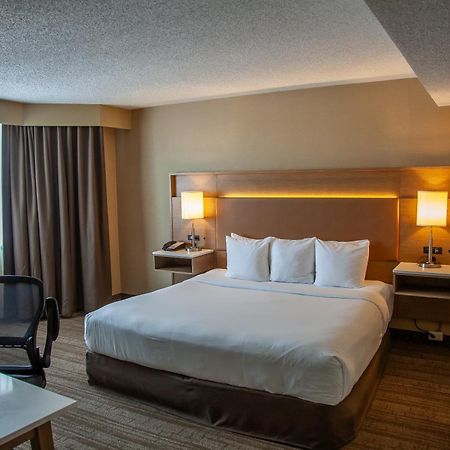 Edmonton Hotel & Convention Center Edmonton Exteriör bild