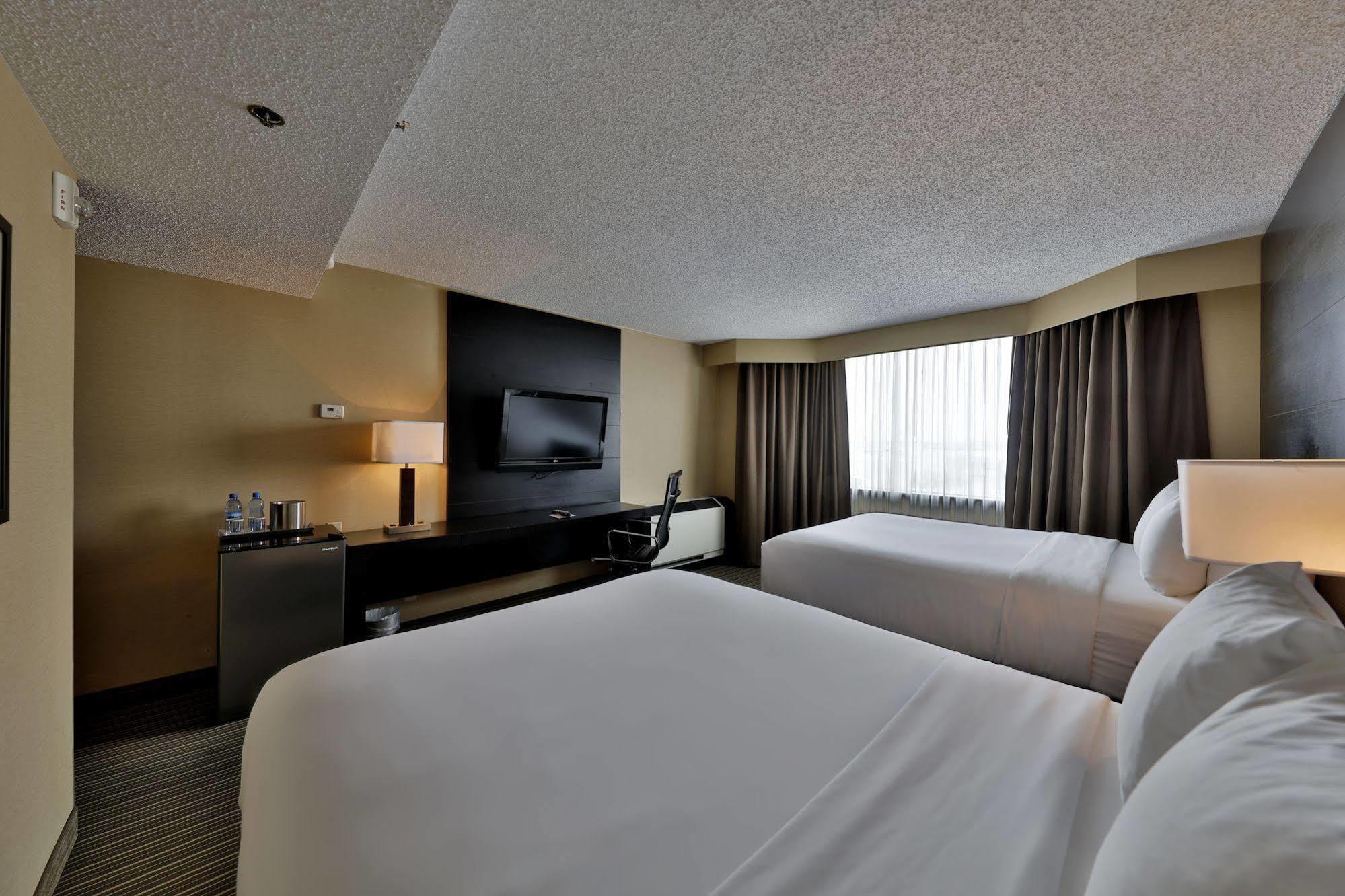 Edmonton Hotel & Convention Center Edmonton Exteriör bild